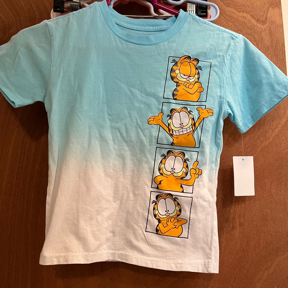 Kids size 5 / 6 Garfield Shirt New without tags